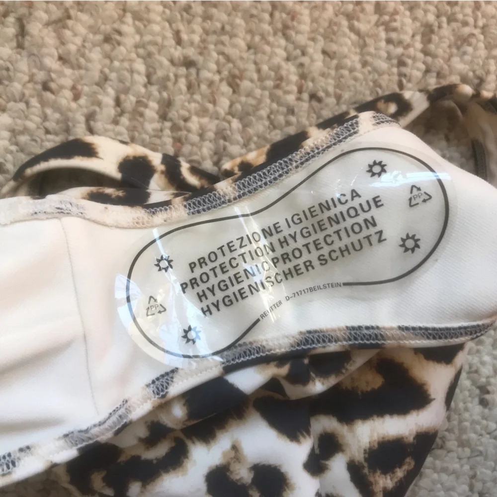 NWOT Abercrombie & Fitch Leopard One Piece Low Back Swimsuit - Picture 5 of 8